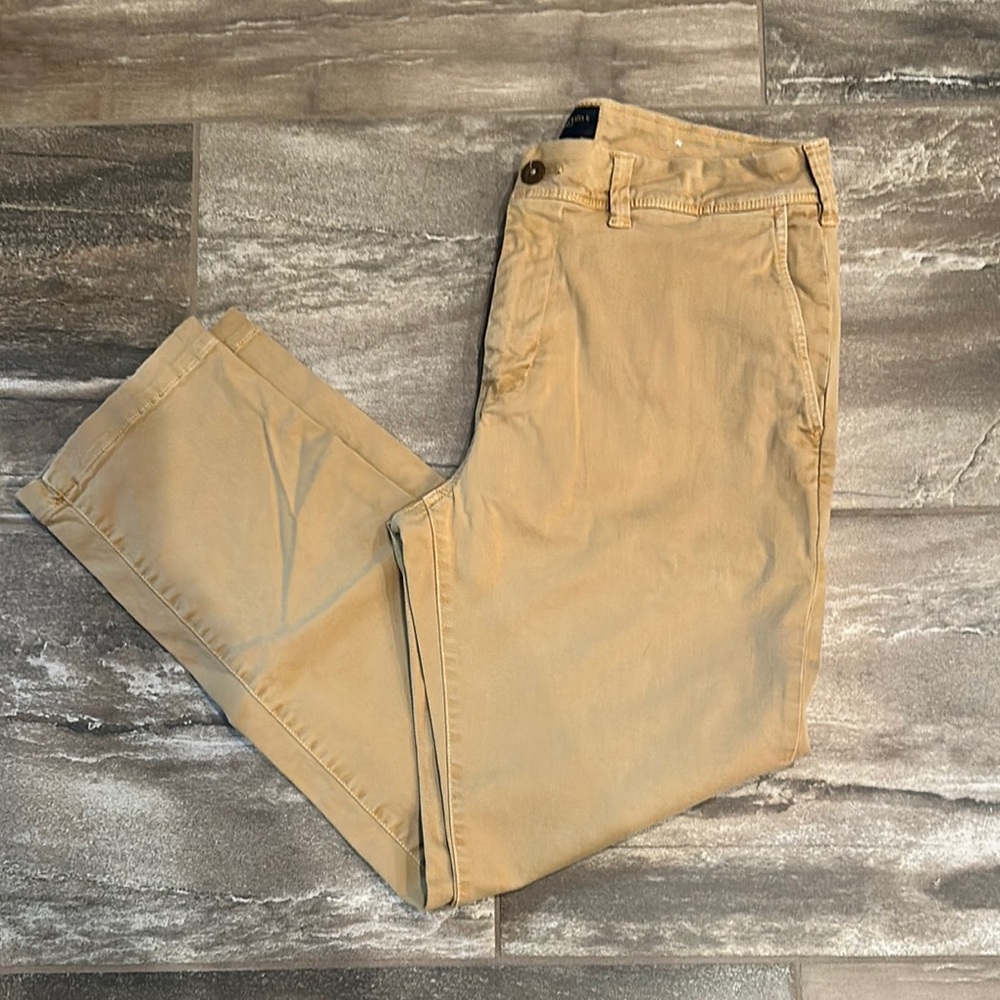 American Eagle Outfitters Extreme flex Tan Chinos Straight Leg